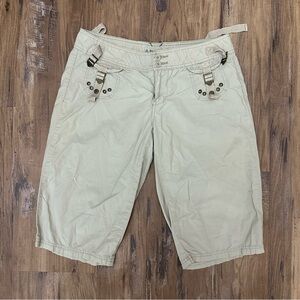 Y2K Arizona Jean Company Cream Capris with Embroidery
